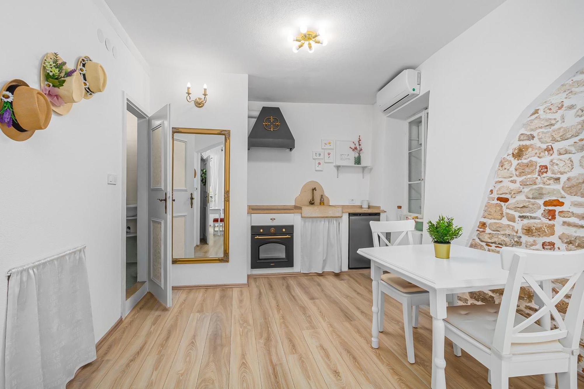 Primavera Deluxe Studio Apartment Rovinj Bagian luar foto