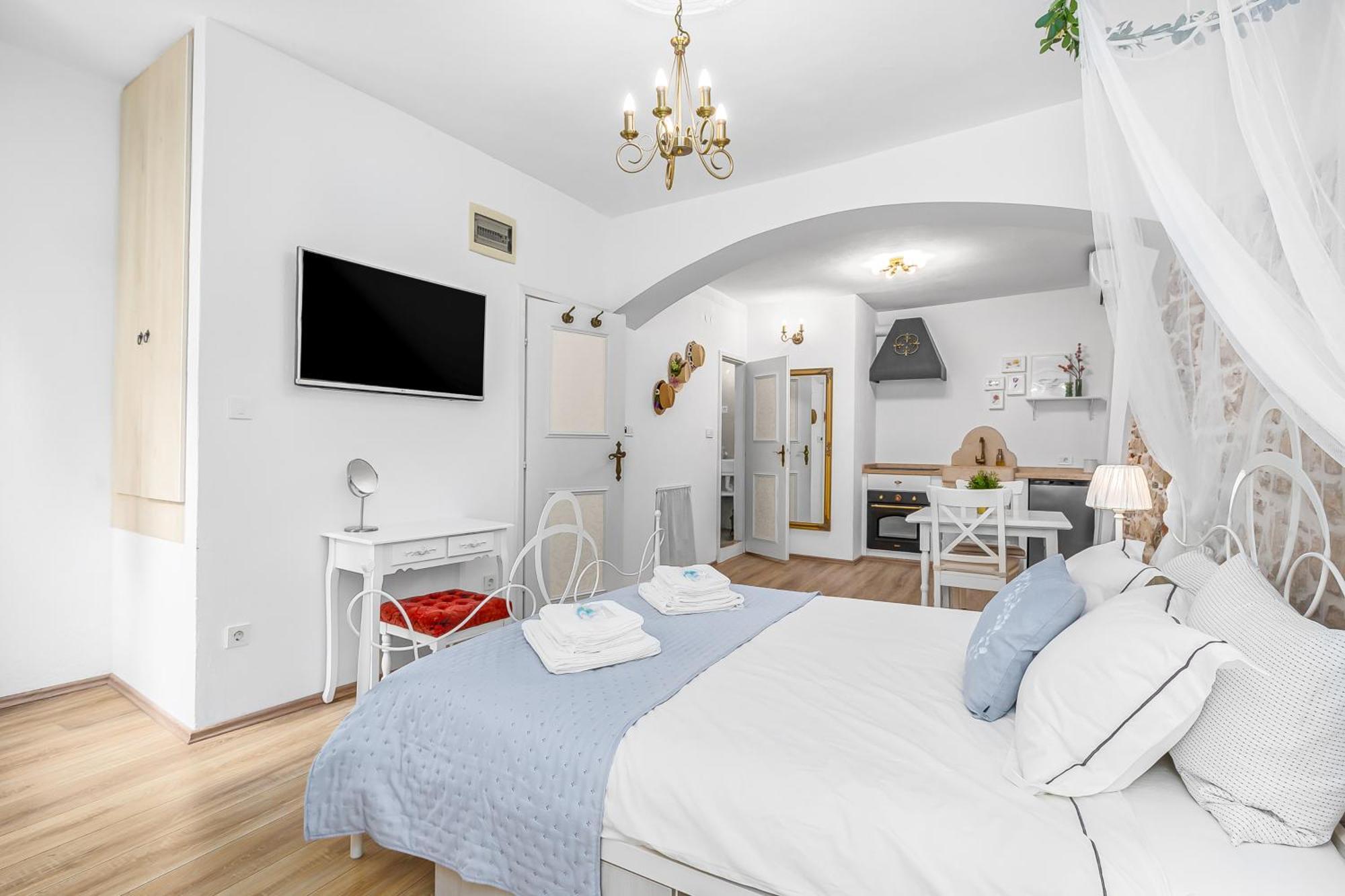Primavera Deluxe Studio Apartment Rovinj Bagian luar foto